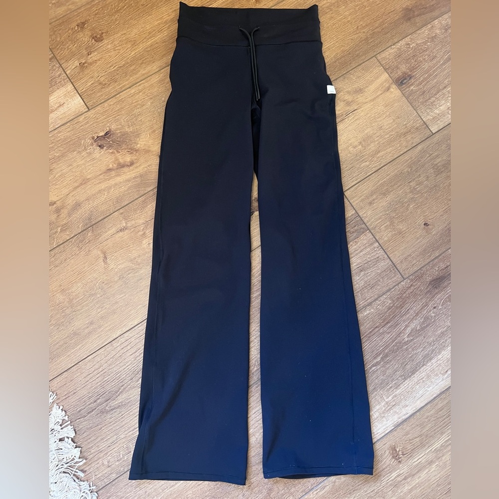 Vuori Yoga Pants - Picture 2 of 6